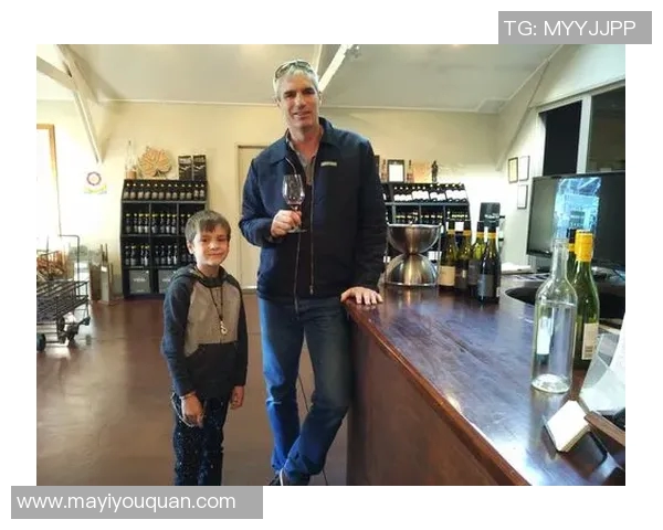 新西兰足球帅哥球星魅力四射引领绿茵场激情风暴