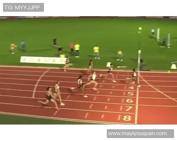 用粘土精雕细刻打造的足球球星形象 展现运动与艺术的完美融合